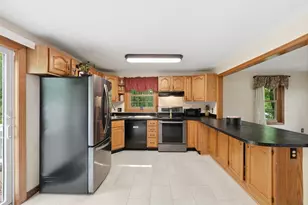 28 Camile Rd, Webster, MA 01570 - Photo 7