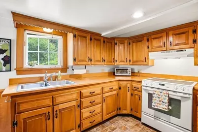 52 Elm St, Upton, MA 01568 - Photo 15