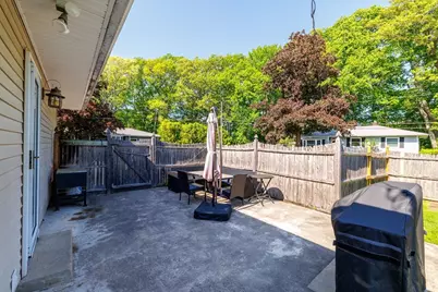 8 Horseshoe Dr, Auburn, MA 01501 - Photo 23