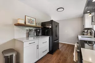 8 Horseshoe Dr, Auburn, MA 01501 - Photo 9