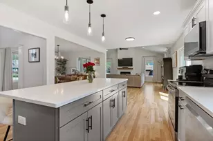 185 Mattapoisett Rd, Acushnet, MA 02743 - Photo 15