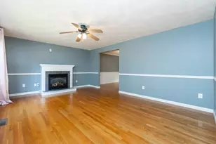 63 Bow St, Saugus, MA 01906 - Photo 9
