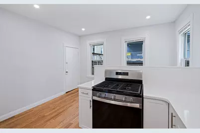 35 Newport Street, Boston, MA 02125 - Photo 5