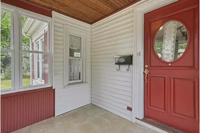 7 Linden St, Ashland, MA 01721 - Photo 3