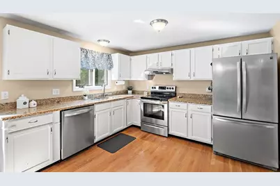 26 Fleetwood Dr, Norfolk, MA 02056 - Photo 7