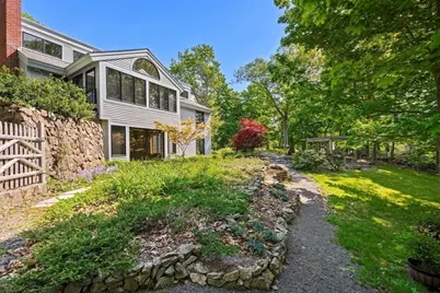 3 Whitman Pl, Beverly, MA 01915 - Photo 29
