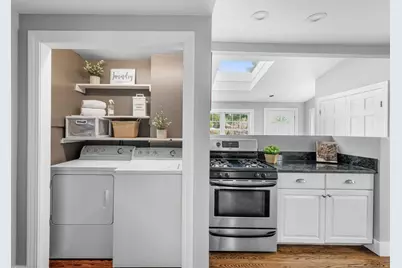 8 Baker Ave, Beverly, MA 01915 - Photo 9