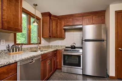 10 Robin Rd, Easthampton, MA 01027 - Photo 11