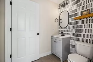 7 Eudora St, Haverhill, MA 01832 - Photo 9