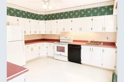 36 Plummer Ave, Lowell, MA 01852 - Photo 5