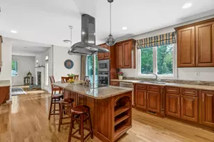10 Heritage Ln, Cohasset, MA 02025 - Photo 9