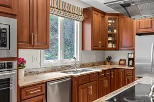 10 Heritage Ln, Cohasset, MA 02025 - Photo 9