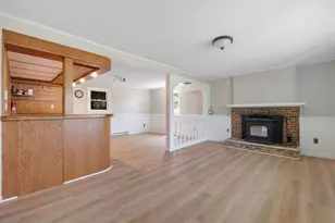 24 Hickory St, Agawam, MA 01030 - Photo 25