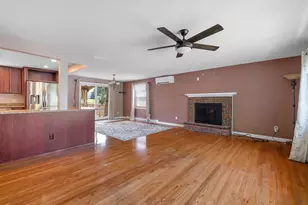 24 Hickory St, Agawam, MA 01030 - Photo 9