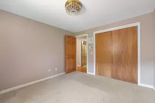 24 Hickory St, Agawam, MA 01030 - Photo 19