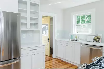 30 Newport St #2, Arlington, MA 02476 - Photo 3