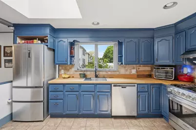 10 S Webster St, Haverhill, MA 01835 - Photo 5