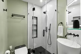 382 Commonwealth Ave, Boston, MA 02215 - Photo 25