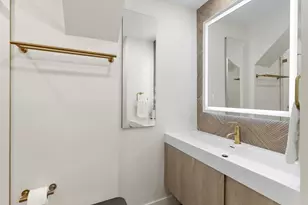 382 Commonwealth Ave, Boston, MA 02215 - Photo 21