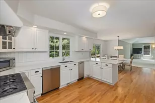 7 Fiorenza Dr, Wilmington, MA 01887 - Photo 5