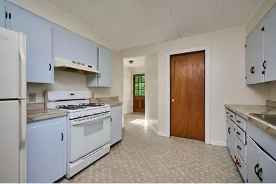 4 Petticoat Hill Rd, Williamsburg, MA 01096 - Photo 9