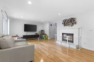 27 Fairway Cir, Natick, MA 01760 - Photo 7