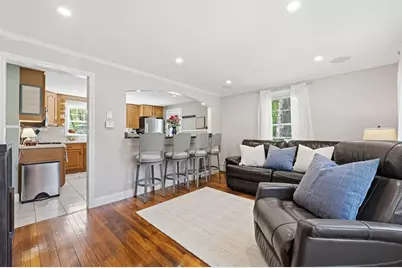 24 Pleasant St, Chelmsford, MA 01824 - Photo 5