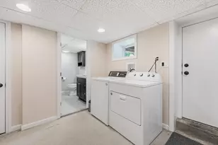 24 Pleasant St, Chelmsford, MA 01824 - Photo 27