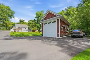 24 Pleasant St, Chelmsford, MA 01824 - Photo 35