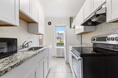 27 Cook St, Fall River, MA 02724 - Photo 3