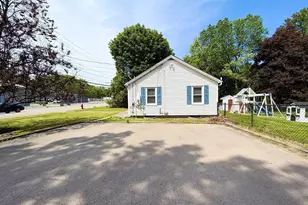 124 Central Ave, Ayer, MA 01432 - Photo 11