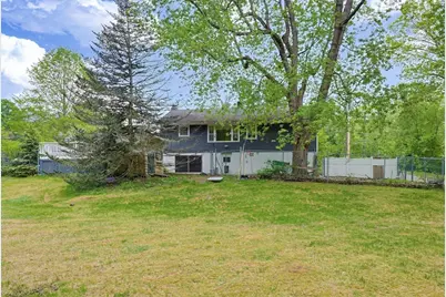 1093 Wachusett St, Holden, MA 01522 - Photo 7