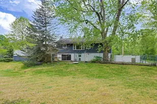 1093 Wachusett St, Holden, MA 01522 - Photo 7
