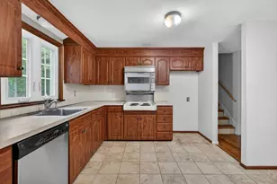4 Apache Trail, Medford, MA 02155 - Photo 11