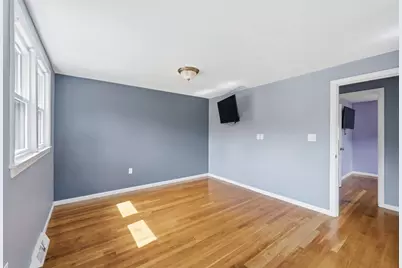 6 Valerie Ave, Billerica, MA 01821 - Photo 9