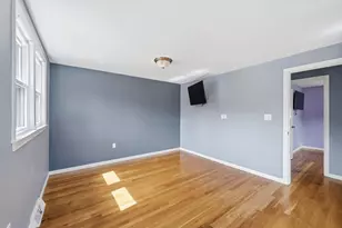 6 Valerie Ave, Billerica, MA 01821 - Photo 9