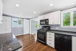 6 Valerie Ave, Billerica, MA 01821 - Photo 7