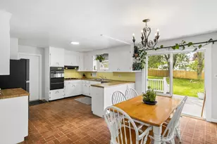 9 Cloverleaf Rd, Leominster, MA 01453 - Photo 9