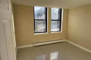 46 Amesbury, Lawrence, MA 01840 - Photo 5