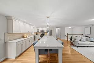5 Ivanhoe Dr, Lynnfield, MA 01940 - Photo 5