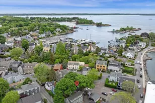 31 Franklin St, Marblehead, MA 01945 - Photo 31