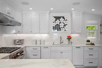 31 Franklin St, Marblehead, MA 01945 - Photo 17