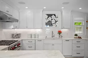31 Franklin St, Marblehead, MA 01945 - Photo 17