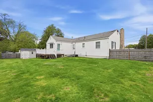7 Beebe Ln, Wakefield, MA 01880 - Photo 5