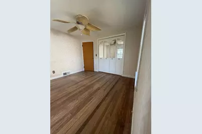 19 Calumet Ave, Worcester, MA 01606 - Photo 11