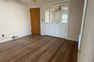 19 Calumet Ave, Worcester, MA 01606 - Photo 11