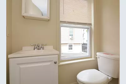 10 Essex Ct, Lynn, MA 01902 - Photo 21