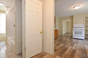 10 Essex Ct, Lynn, MA 01902 - Photo 23