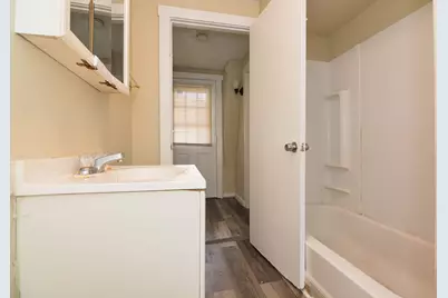 10 Essex Ct, Lynn, MA 01902 - Photo 5