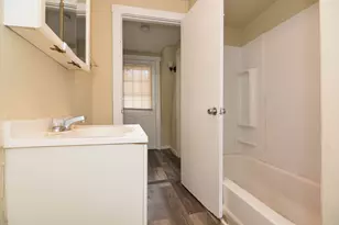 10 Essex Ct, Lynn, MA 01902 - Photo 5